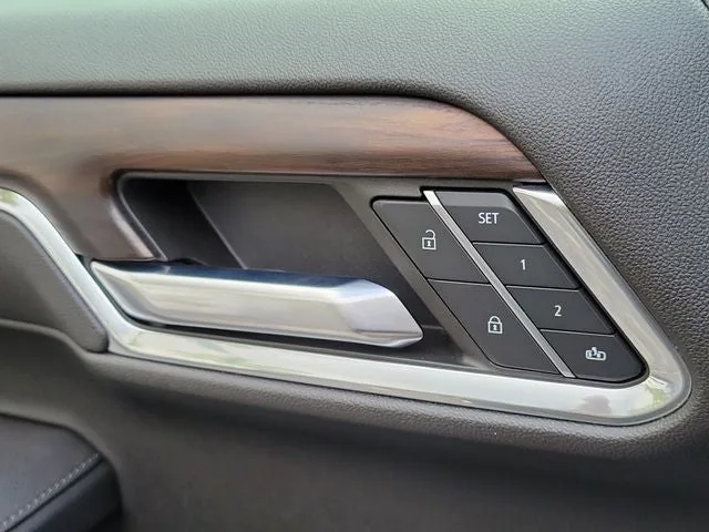2023 GMC Sierra 1500 SLT photo 16