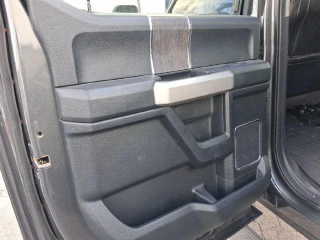 2020 Ford F-250SD Lariat photo 9