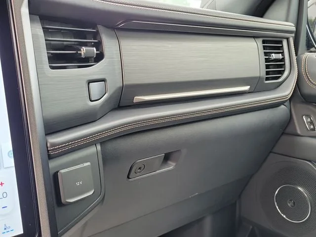 2023 Ford Expedition Max Platinum photo 31