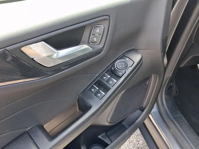 2023 Ford Escape ST-Line photo 14