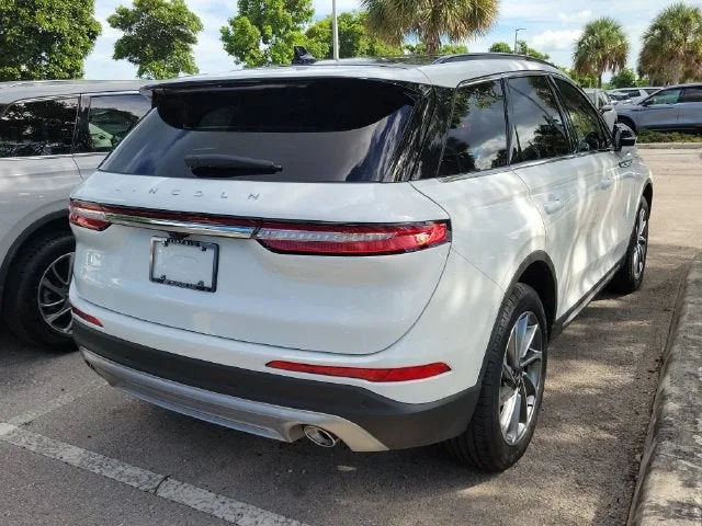 2025 Lincoln Corsair Premiere photo 5