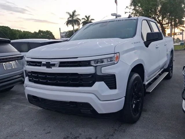 2025 Chevrolet Silverado 1500 RST photo 2
