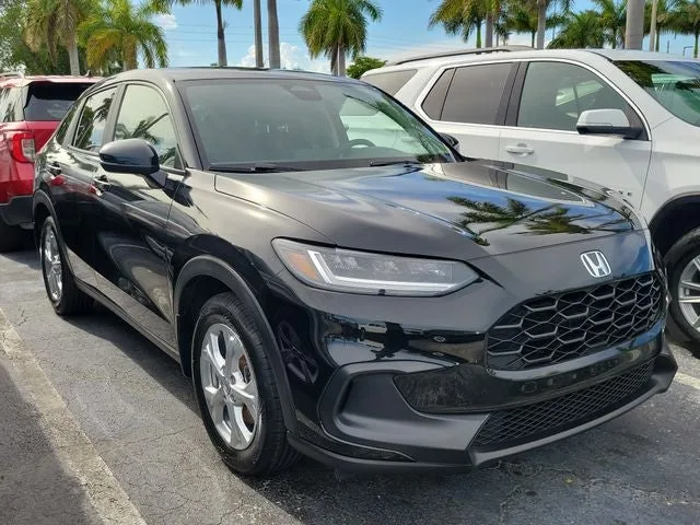2025 Honda HR-V LX photo 2