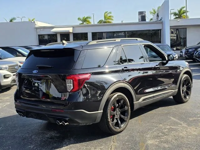 2023 Ford Explorer ST photo 3