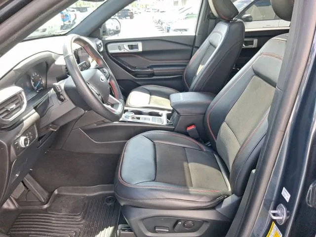 2022 Ford Explorer ST-Line photo 12