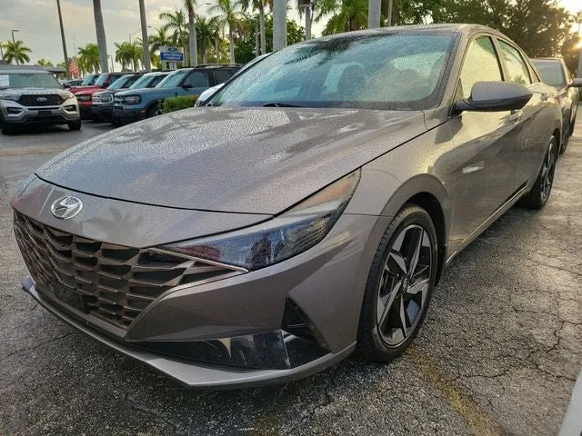 2022 Hyundai Elantra Limited photo 32