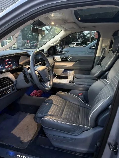 2022 Lincoln Navigator L Black Label photo 4