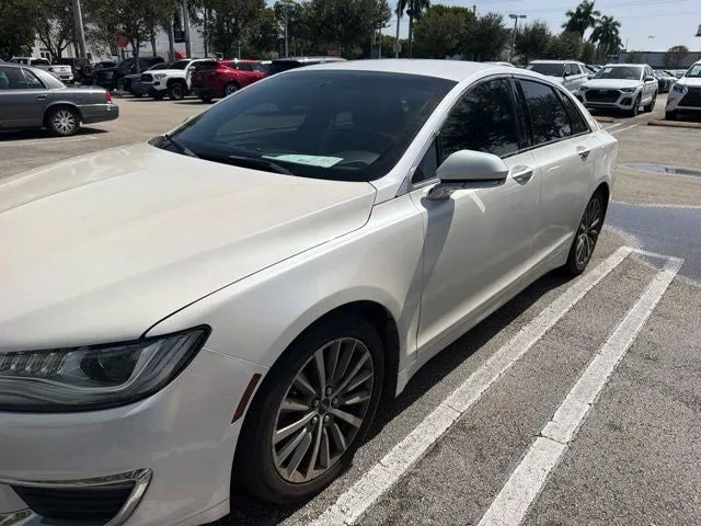 2018 Lincoln MKZ Premiere photo 2