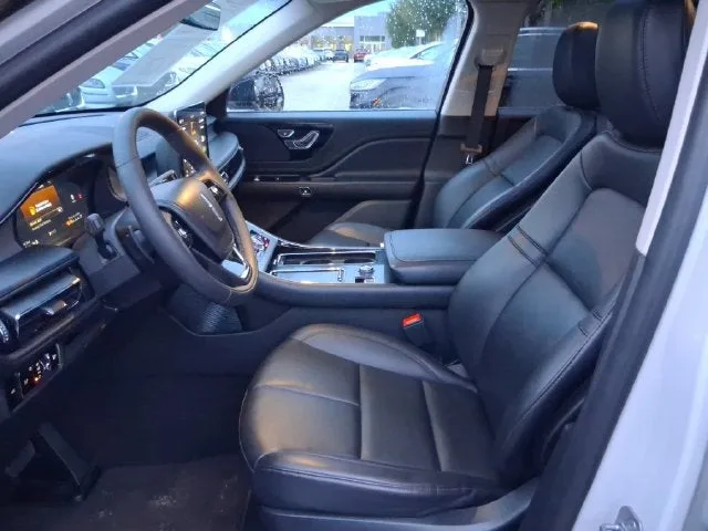 2024 Lincoln Aviator Premiere Premium photo 9