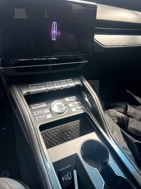 2024 Lincoln Nautilus Premiere photo 18