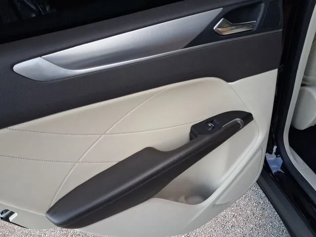 2019 Lincoln MKC Standard photo 9