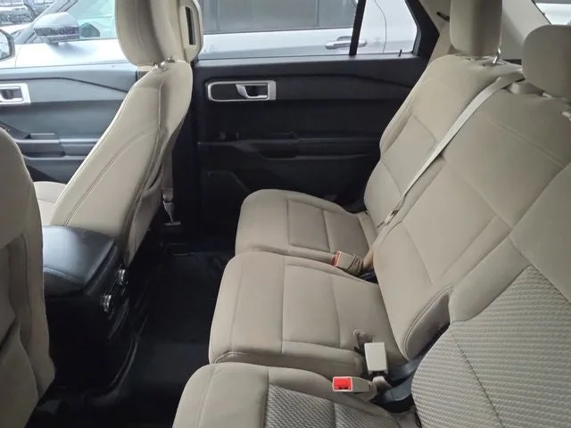 2021 Ford Explorer Base photo 11