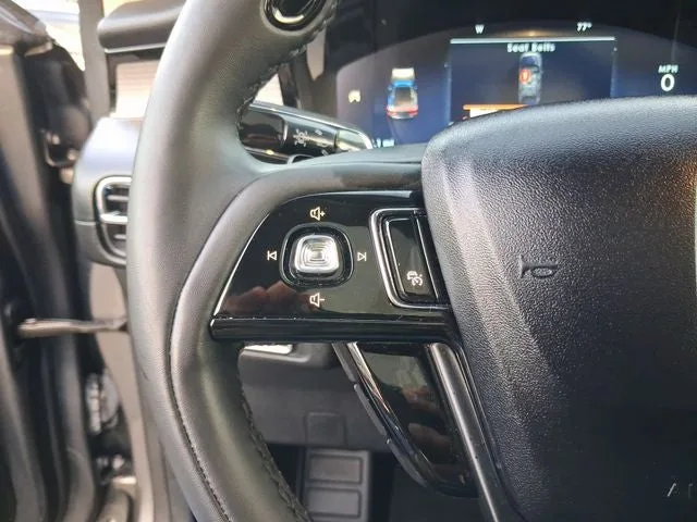 2023 Lincoln Corsair Standard photo 18