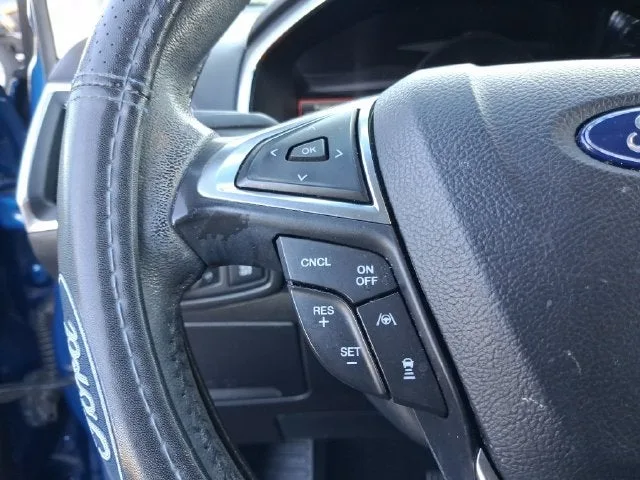 2020 Ford Edge Titanium photo 17