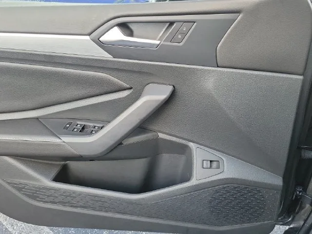 2025 Volkswagen Jetta 1.5T S photo 12