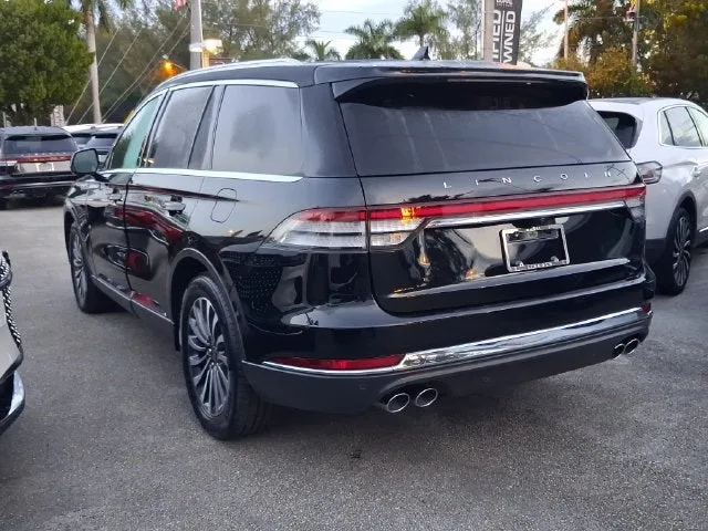 2023 Lincoln Aviator Reserve Premium photo 3