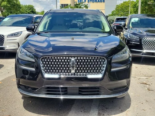 2022 Lincoln Corsair Standard photo 2