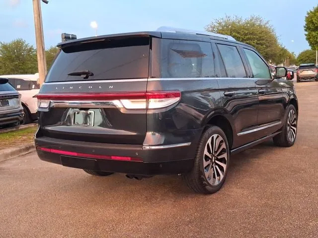 2024 Lincoln Navigator Reserve photo 4