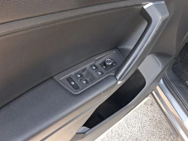 2018 Volkswagen Tiguan 2.0T SE photo 14