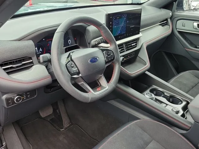 2026 Ford Explorer ST photo 8