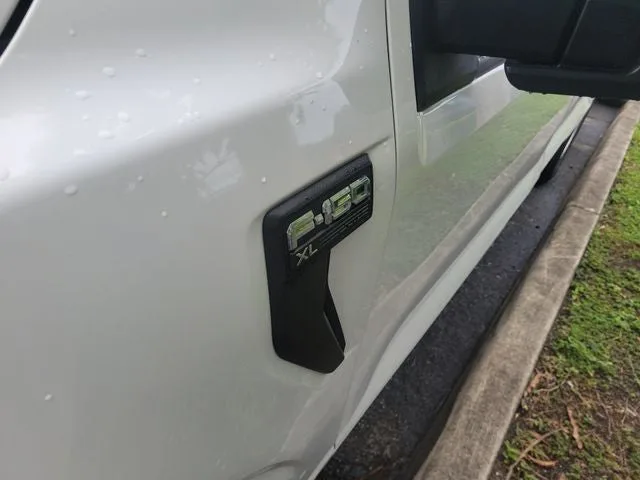 2024 Ford F-150 XL photo 2