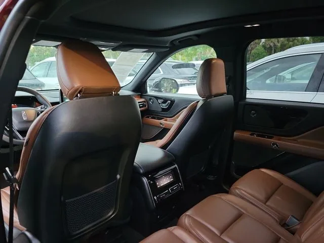 2021 Lincoln Aviator Reserve Premium photo 12