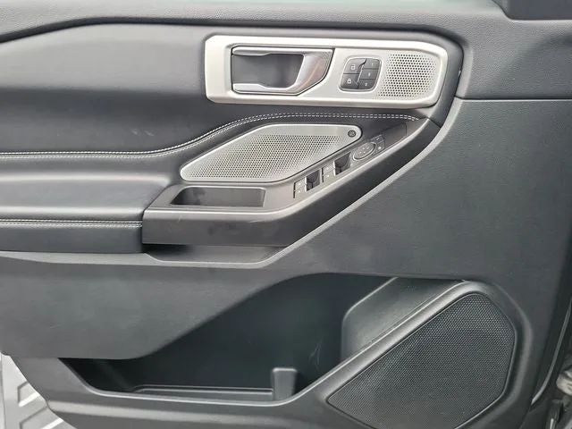 2020 Ford Explorer ST photo 16