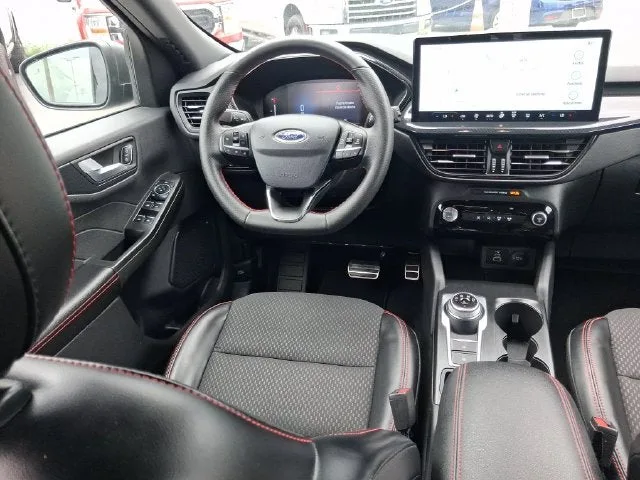 2024 Ford Escape ST-Line photo 8