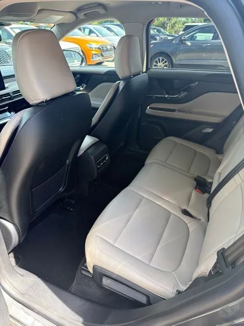 2025 Lincoln Corsair Premiere photo 4