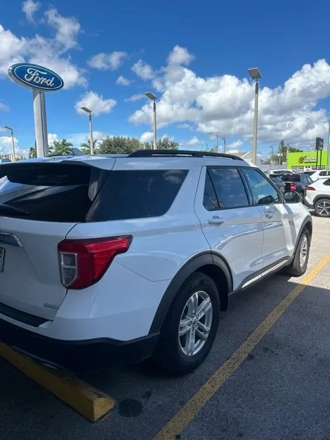 2020 Ford Explorer XLT photo 13