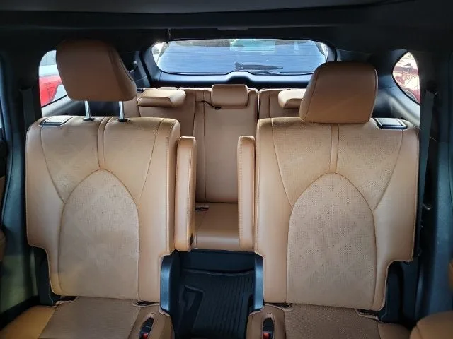 2021 Toyota Highlander Platinum photo 11