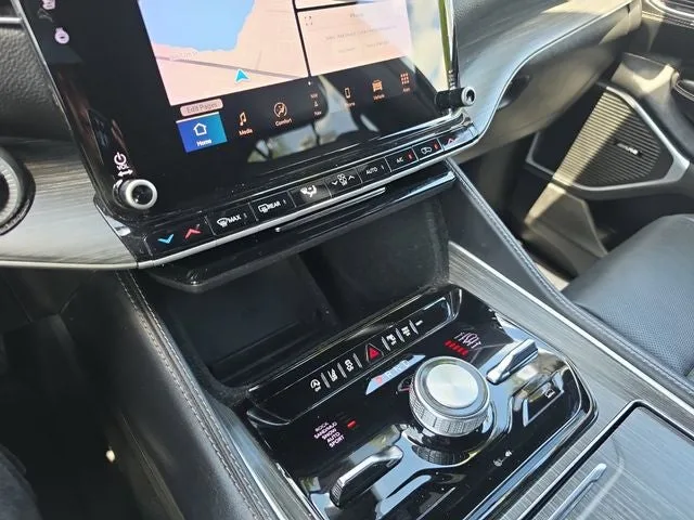 2023 Jeep Wagoneer Series III photo 23
