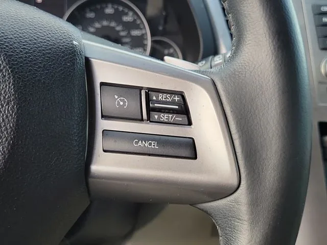 2014 Subaru Outback 2.5i Premium photo 21