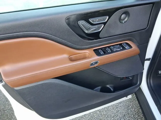 2020 Lincoln Aviator Reserve Premium photo 14