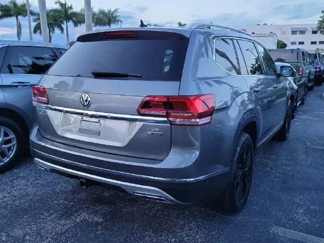 2019 Volkswagen Atlas SEL Premium 4Motion photo 3