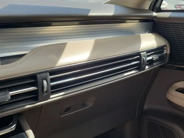 2022 Lincoln Corsair Standard photo 26
