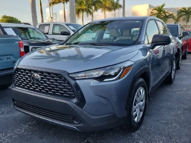 2025 Toyota Corolla Cross L photo 29