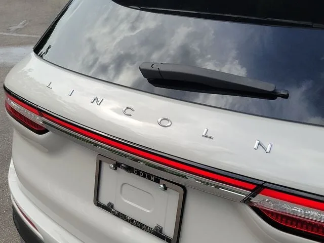 2022 Lincoln Corsair Standard photo 7