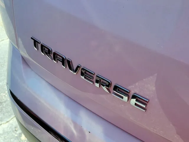 2023 Chevrolet Traverse Premier photo 5