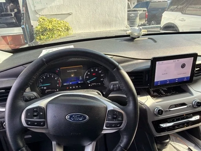 2024 Ford Explorer XLT photo 11