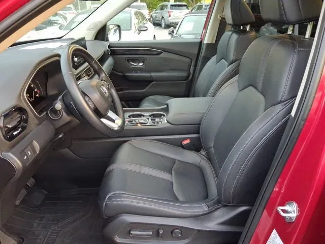 2023 Honda Pilot Touring photo 12