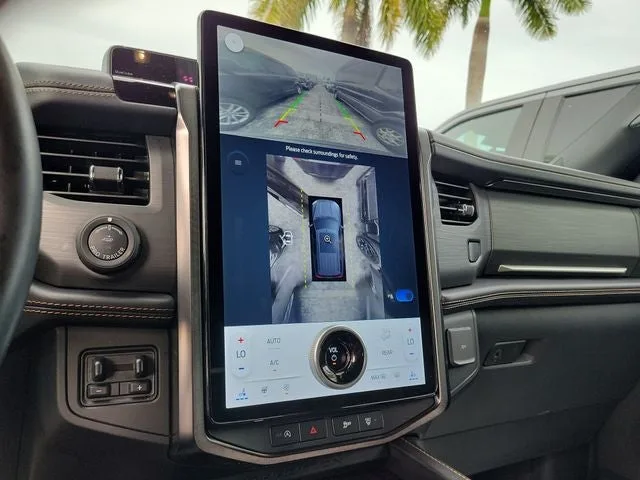 2023 Ford Expedition Max Platinum photo 29