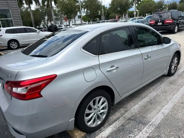 2018 Nissan Sentra SV photo 5