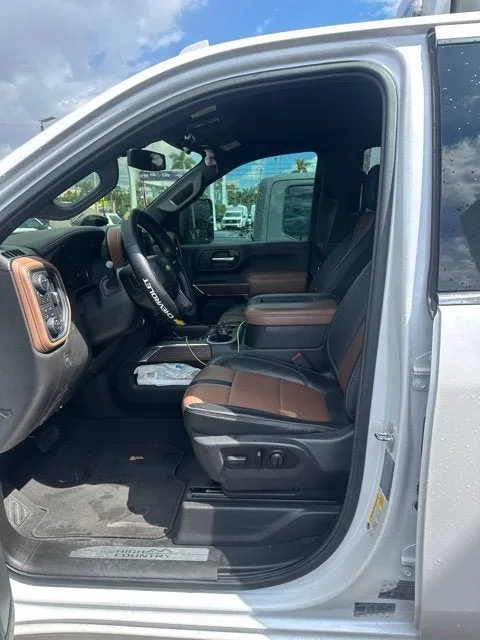 2022 Chevrolet Silverado 3500HD High Country photo 18