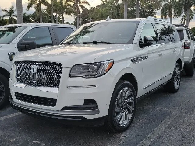 2023 Lincoln Navigator Reserve photo 33