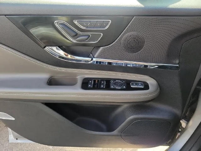 2024 Lincoln Corsair Premiere photo 14