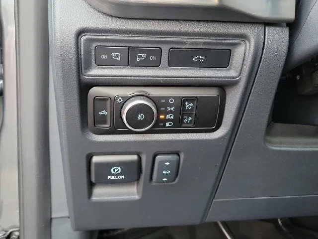 2023 Ford F-150 Lariat photo 16