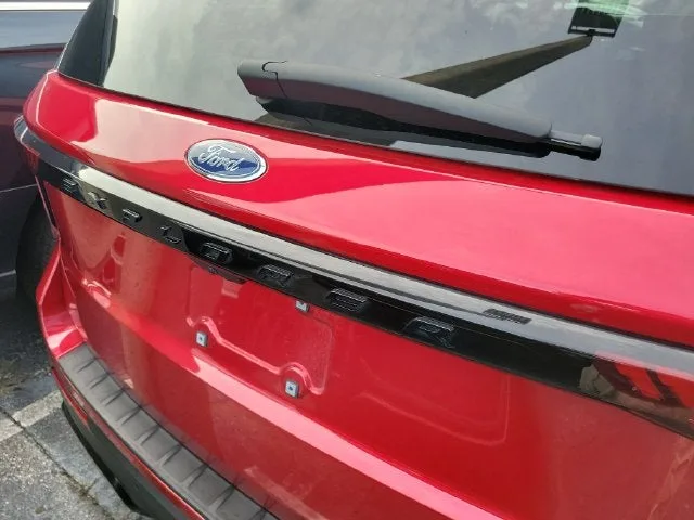 2025 Ford Explorer ST-Line photo 4