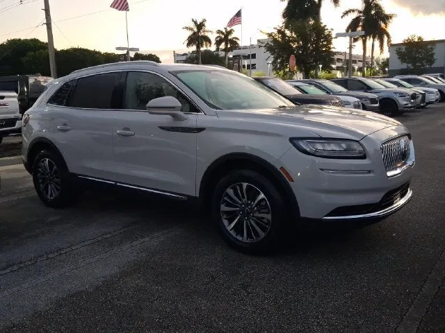 2023 Lincoln Nautilus Standard photo 21