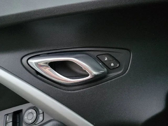 2017 Chevrolet Camaro 1LT photo 16